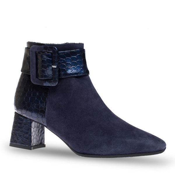 Linzi French Navy