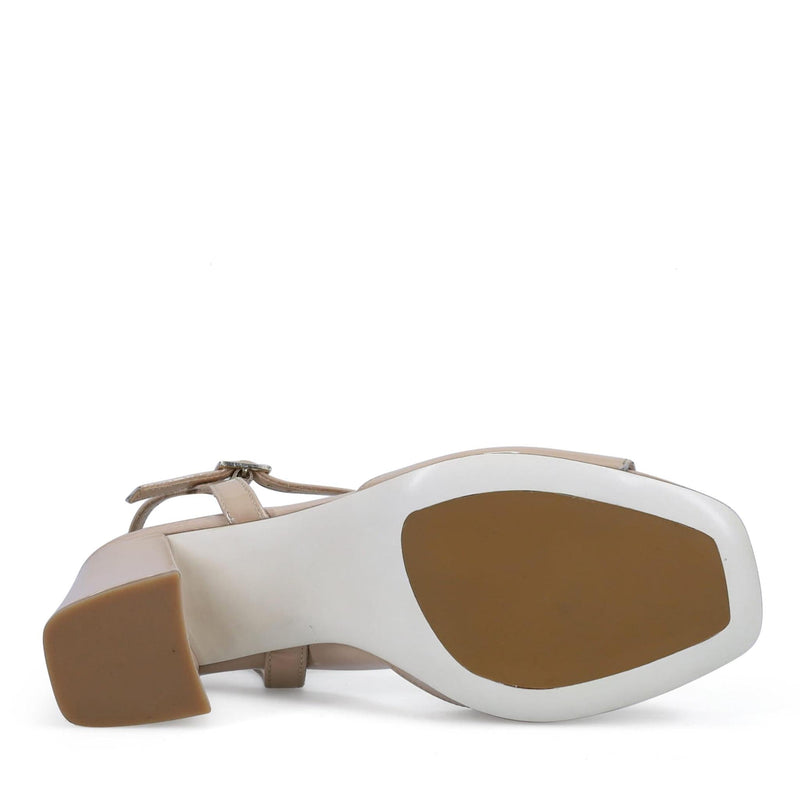 Iliana Patent Nude