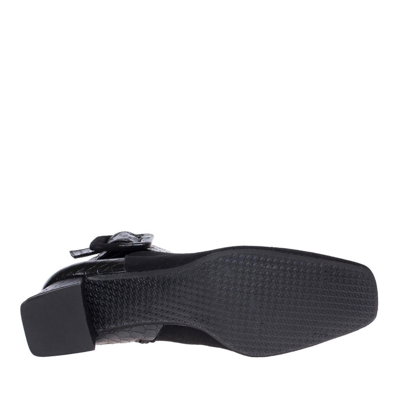 Linzi Onyx