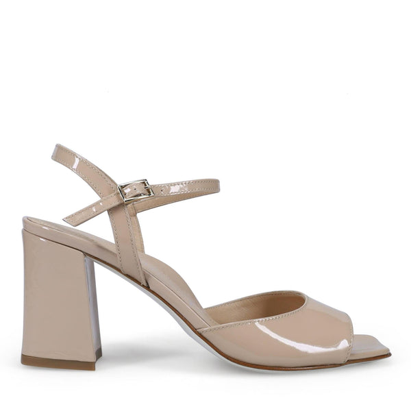 Iliana Patent Nude