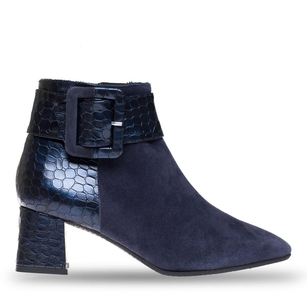 Linzi French Navy