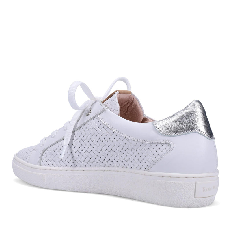 Oralie White